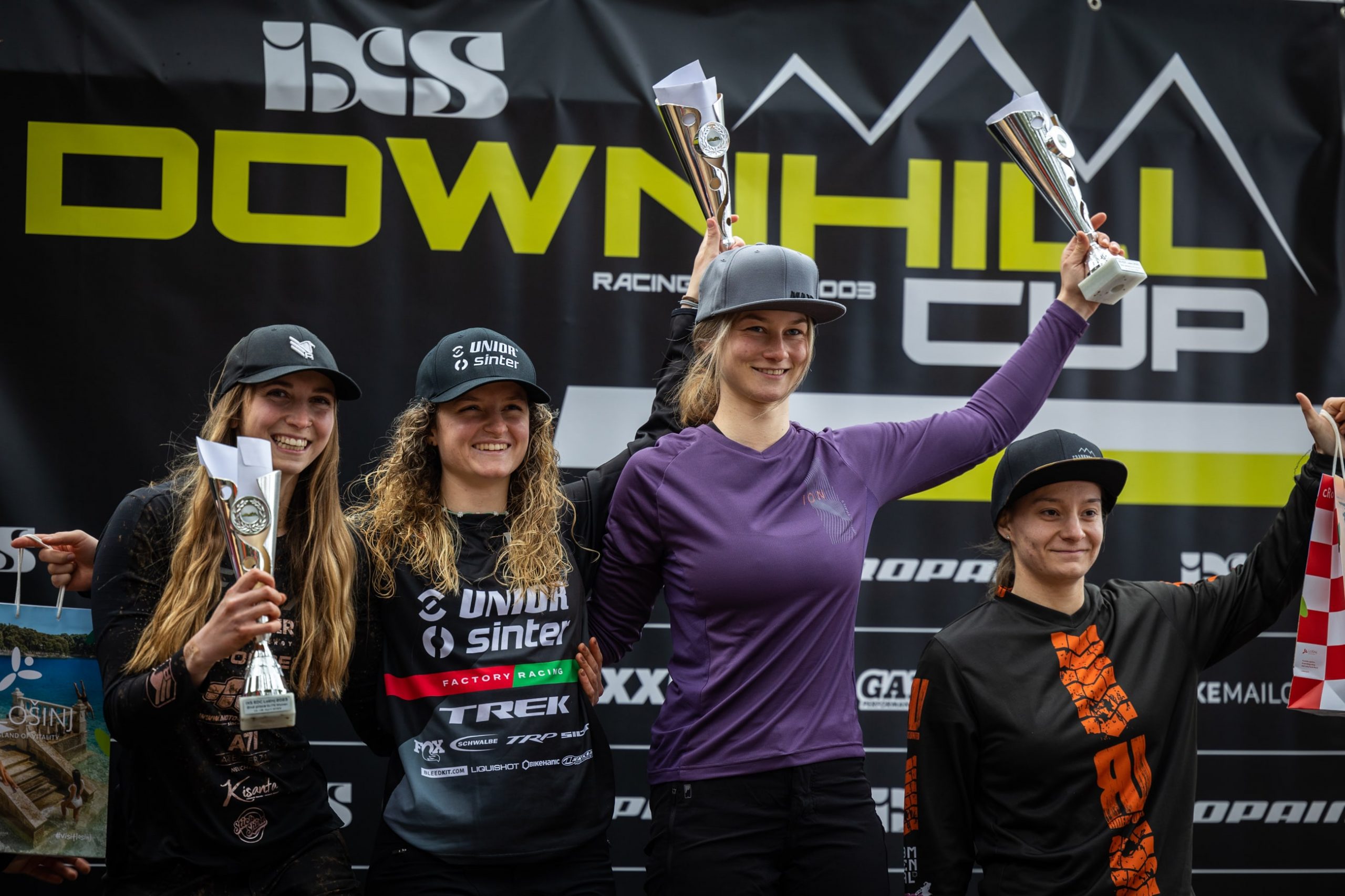 Double podium on iXS EDC opener